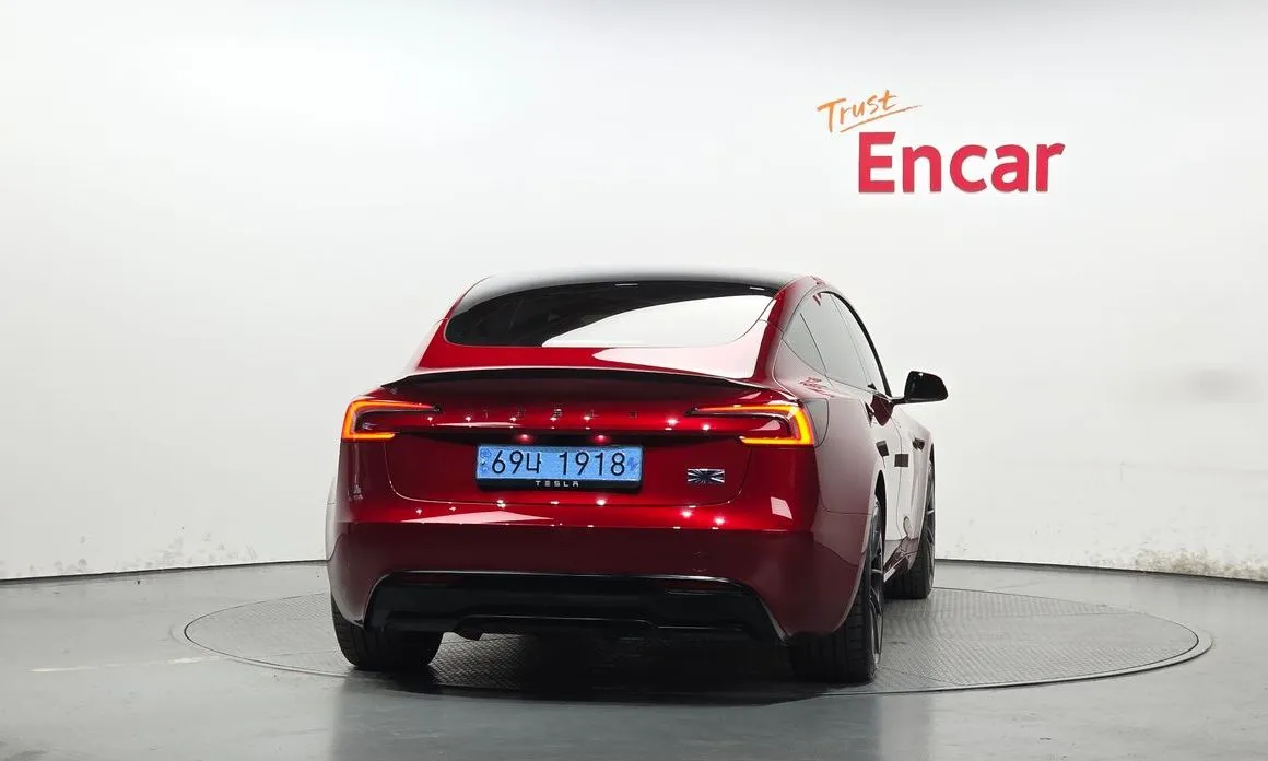 Tesla Model 3 — фото 8