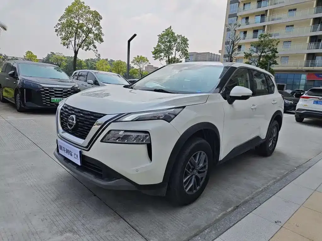 Nissan X-Trail — фото 1