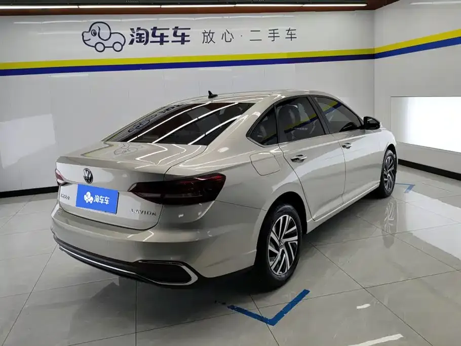 Volkswagen Lavida — фото 4