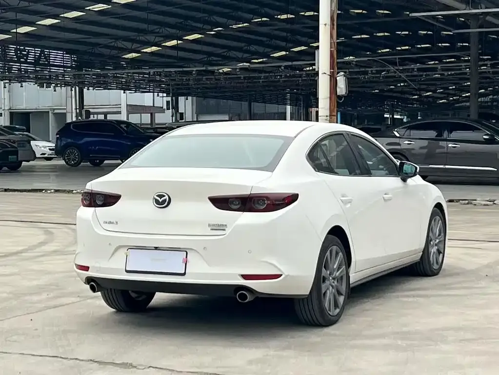 Mazda 3 Axela — фото 6