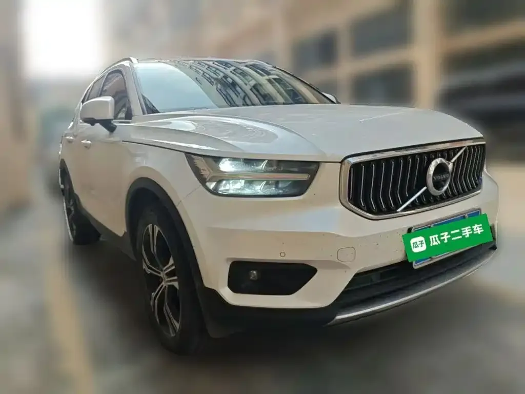 Volvo XC40 — фото 2