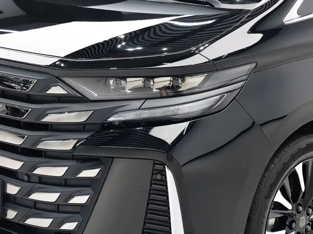 Toyota Vellfire — фото 7