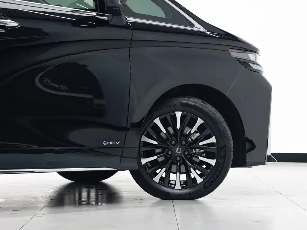 Toyota Vellfire — фото 3