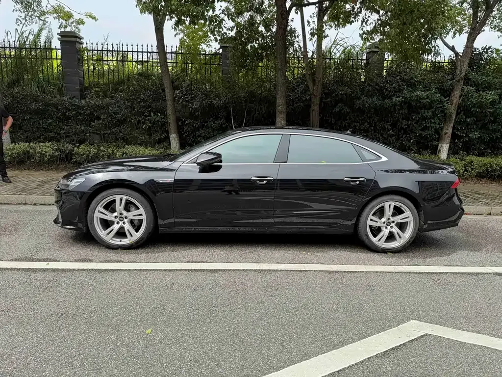 Audi A7L — фото 6