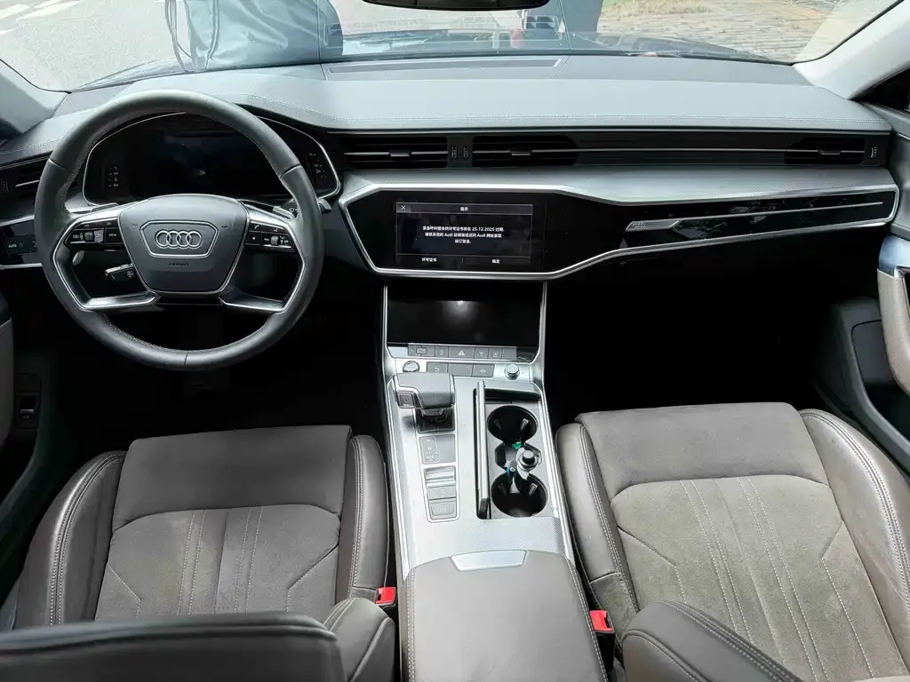 Audi A7L — фото 2