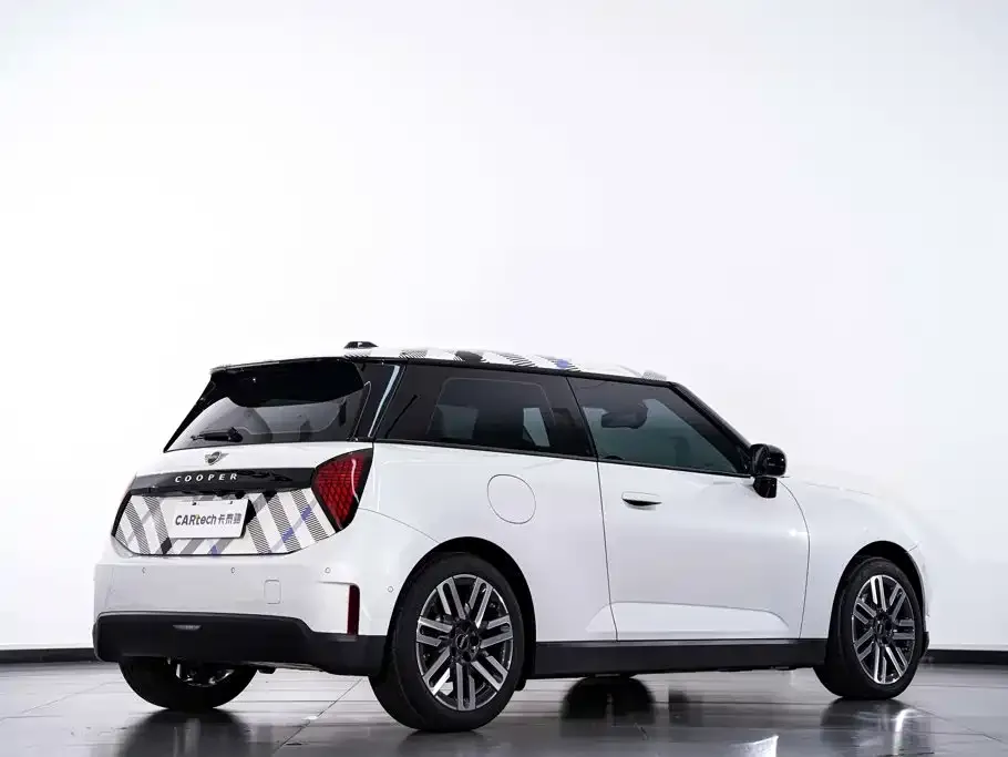 MINI Cooper EV — фото 2