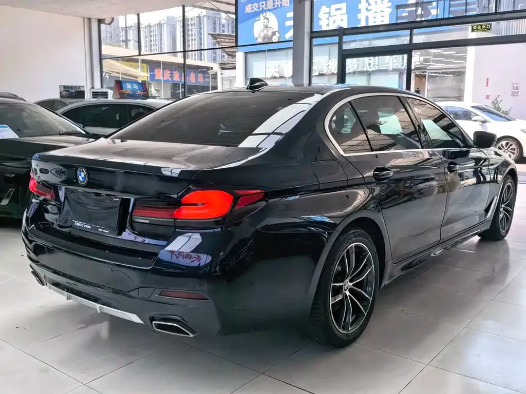 BMW 5 Series — фото 2