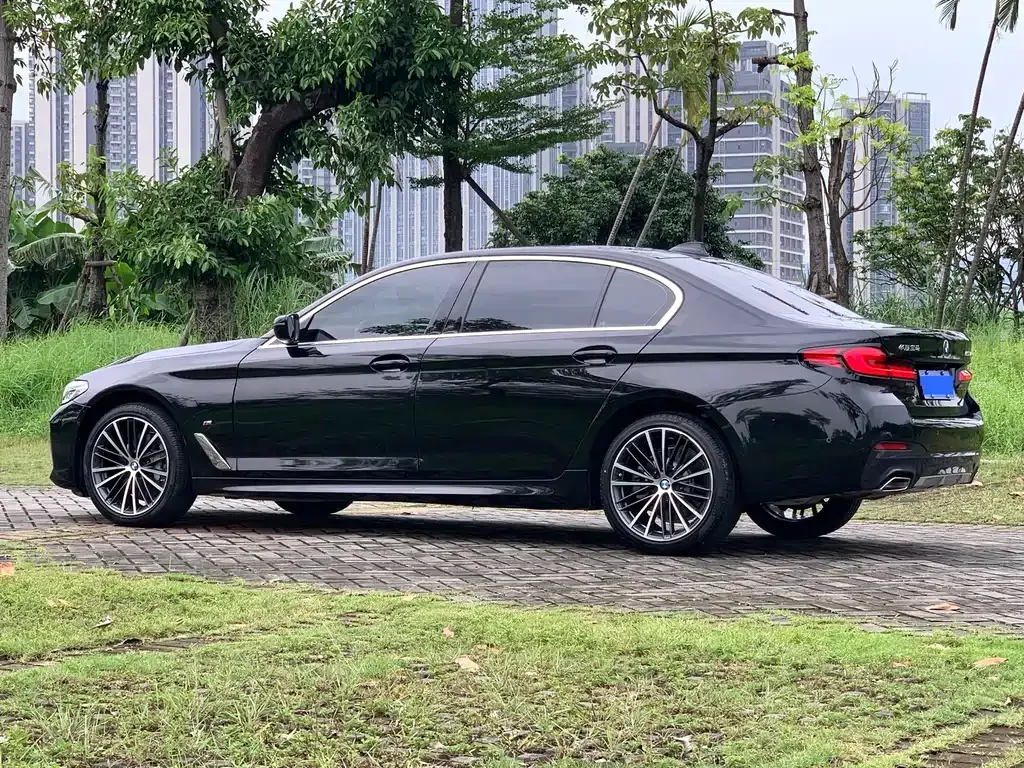 BMW 5 Series — фото 2