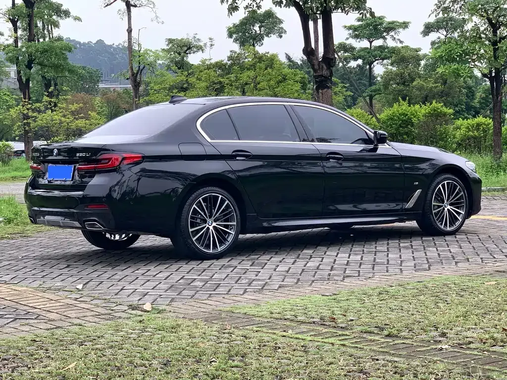 BMW 5 Series — фото 3