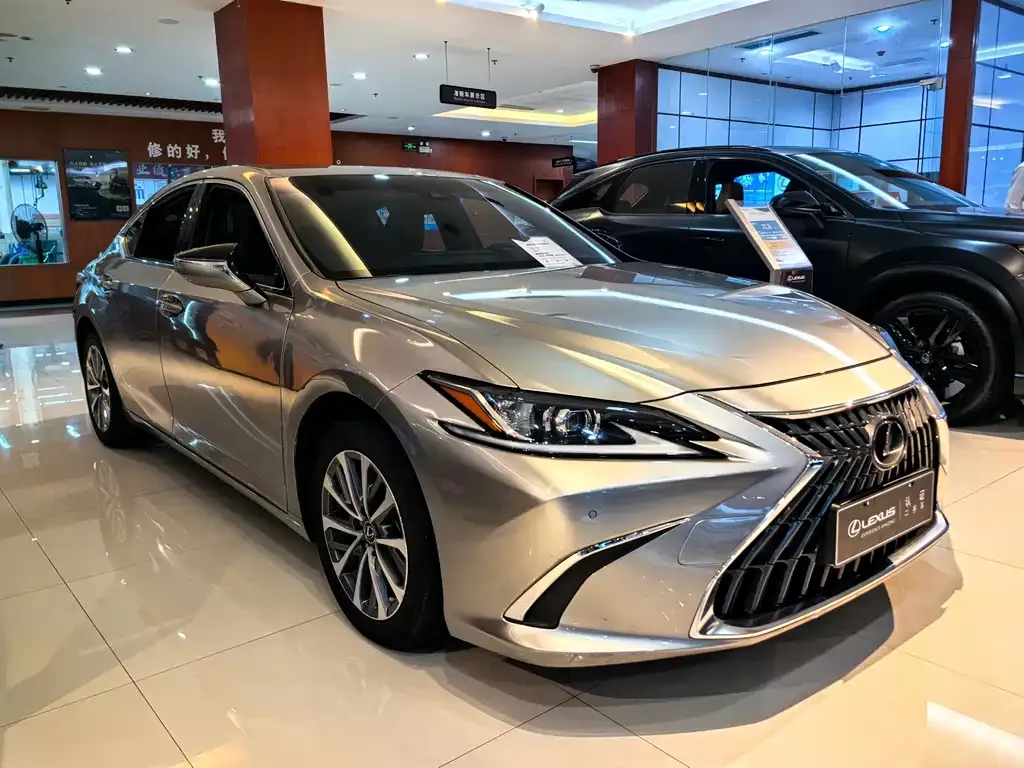 Lexus ES — фото 8