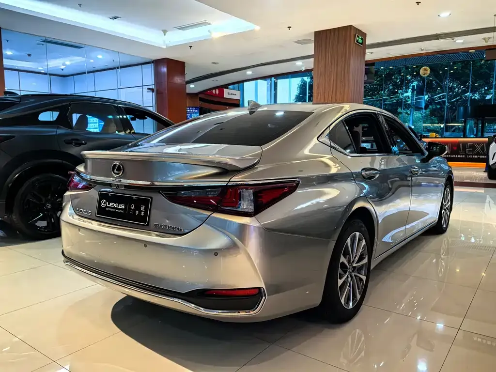 Lexus ES — фото 2