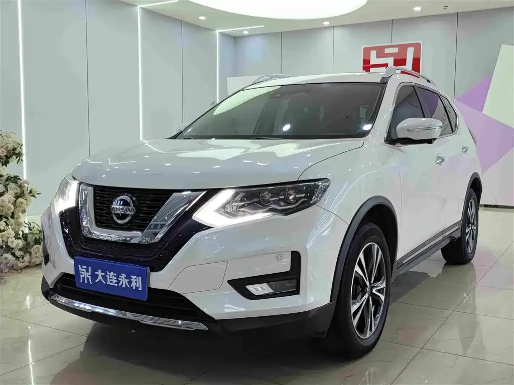 Nissan X-Trail — фото 1