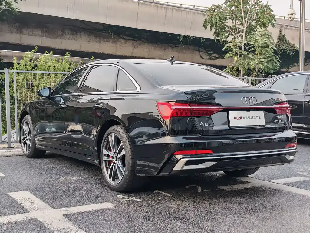 Audi A6L — фото 8