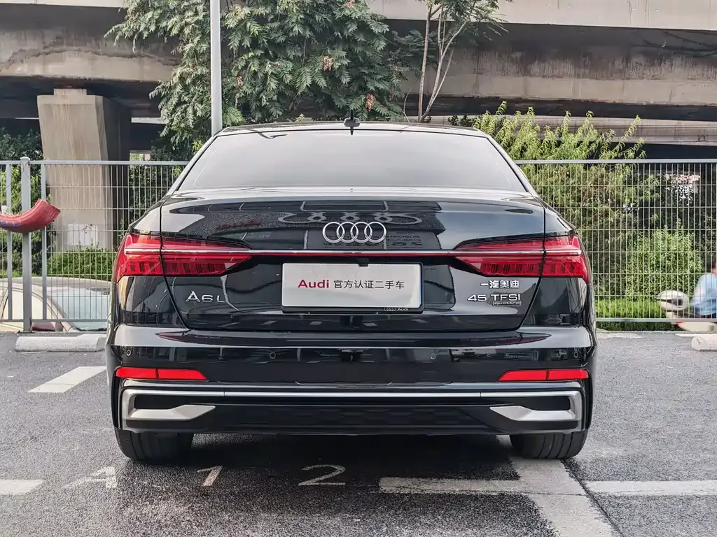 Audi A6L — фото 6