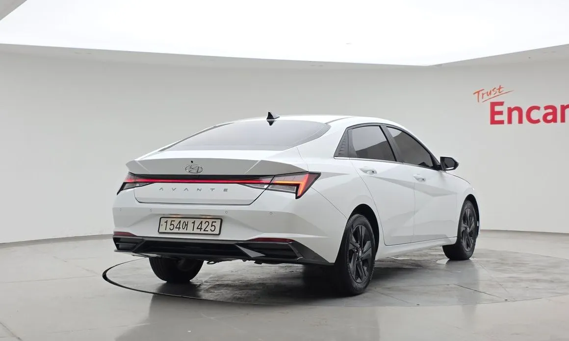Hyundai AVANTE — фото 3