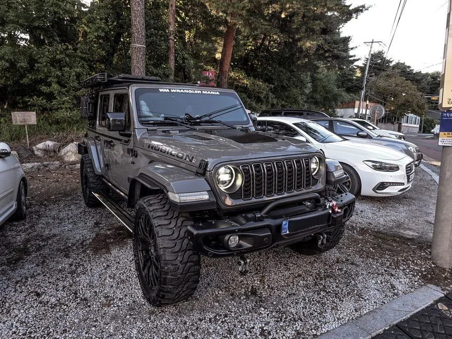 Jeep Wrangler — фото 1