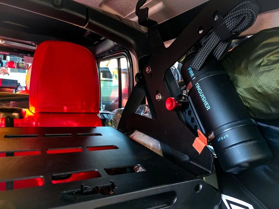 Jeep Wrangler — фото 8
