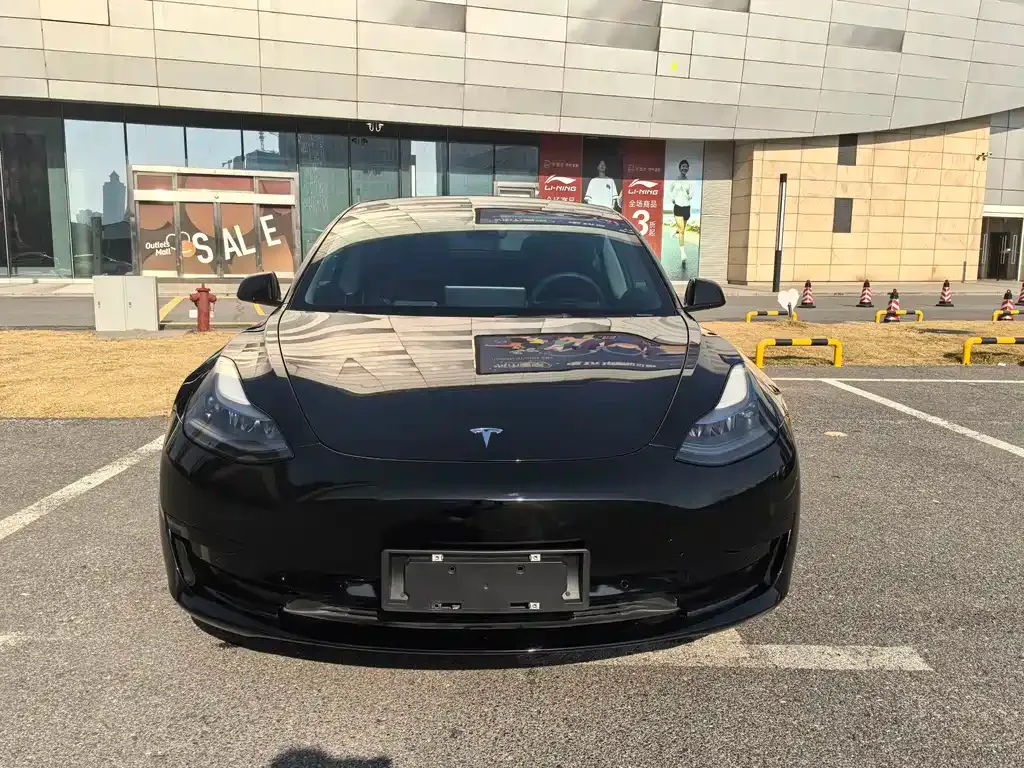 Tesla Model 3 — фото 9