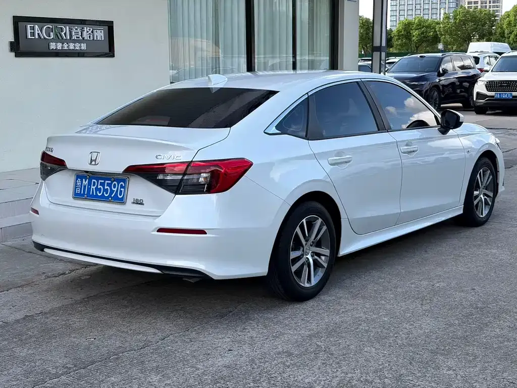 Honda Civic — фото 10