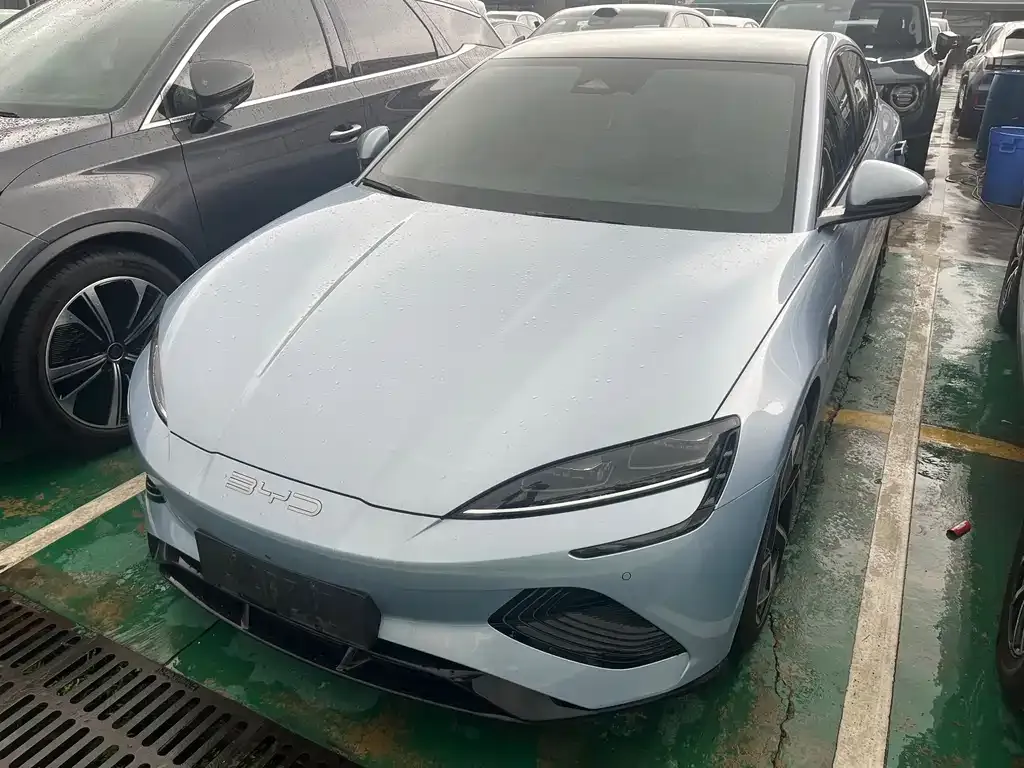 BYD Seal — фото 1