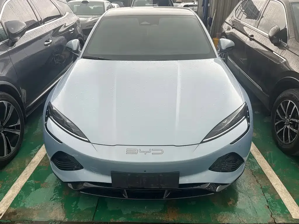 BYD Seal — фото 9