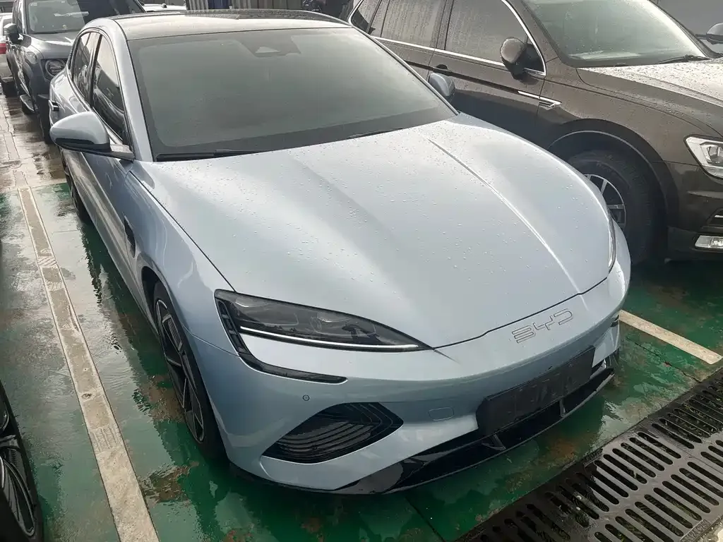 BYD Seal — фото 10
