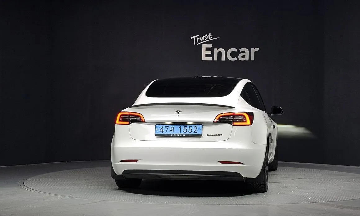 Tesla Model 3 — фото 5