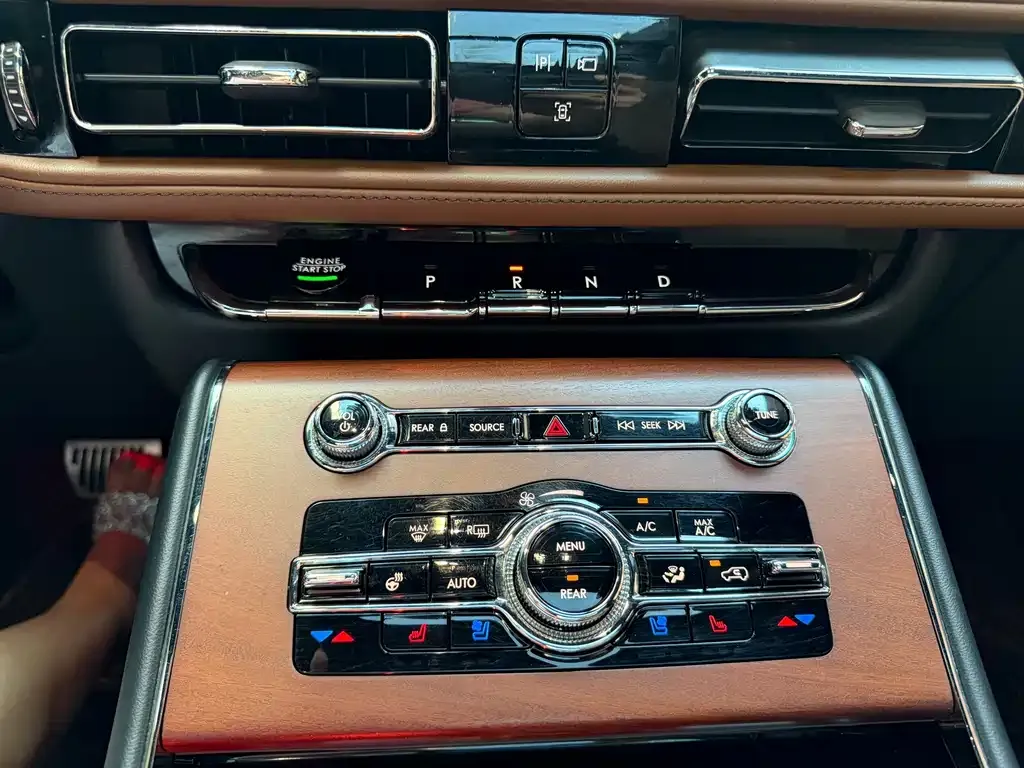 Lincoln Aviator — фото 5