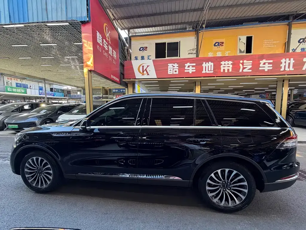 Lincoln Aviator — фото 8