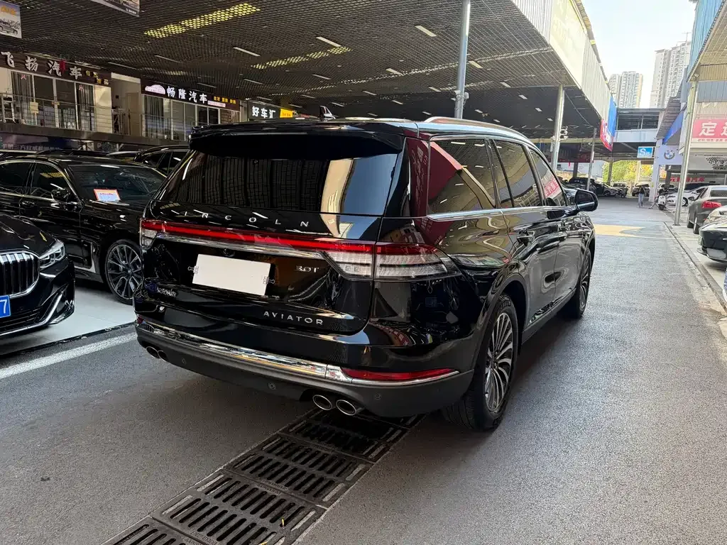 Lincoln Aviator — фото 10