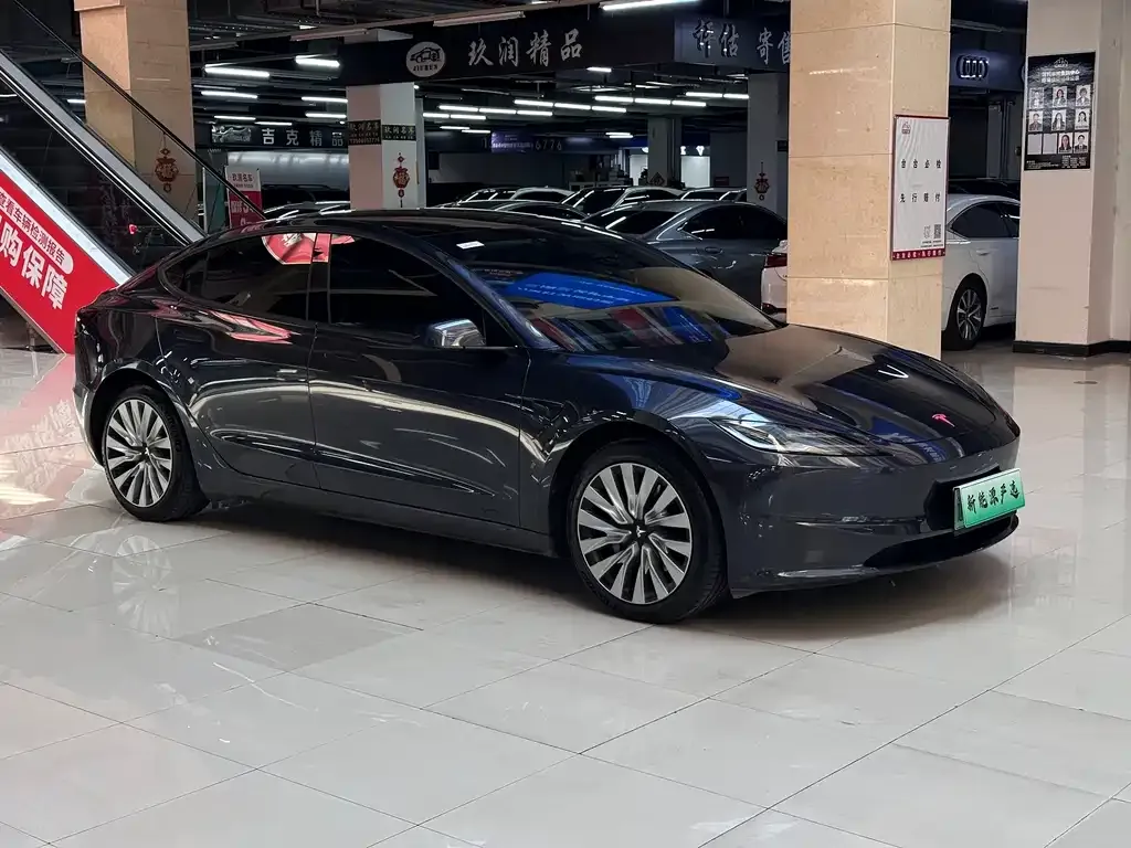 Tesla Model 3 — фото 5