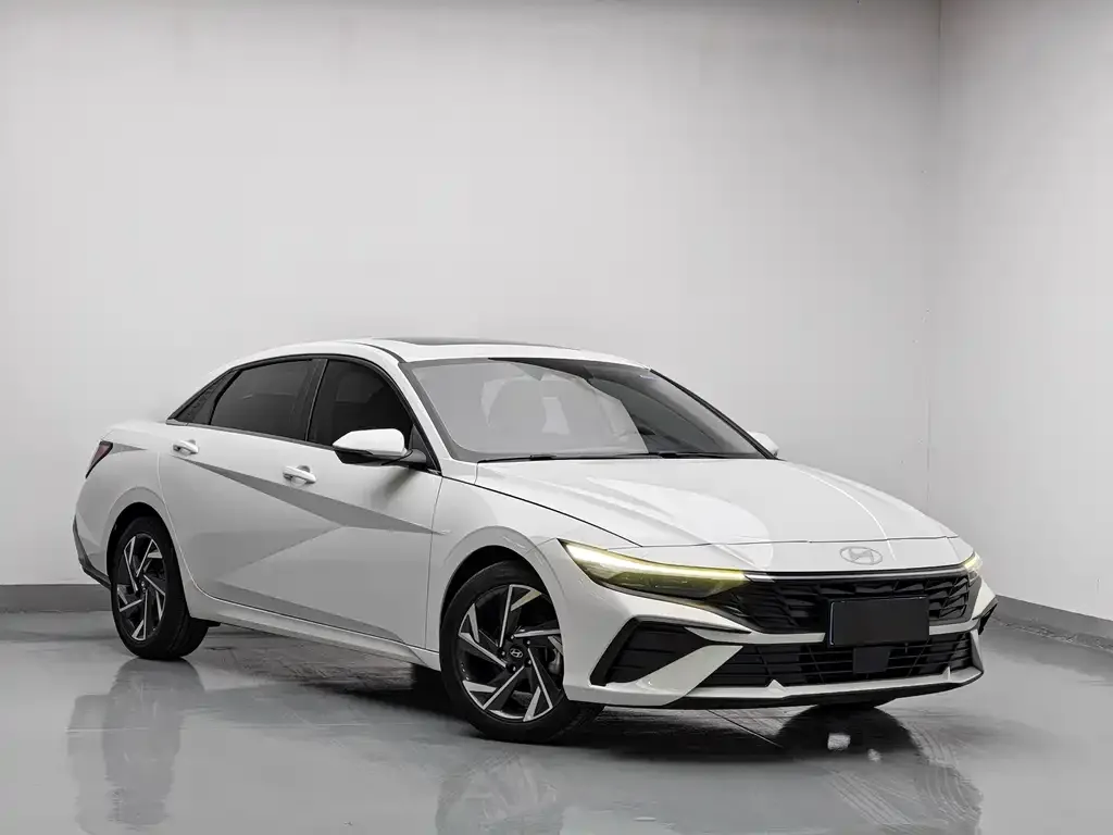 Hyundai Elantra — фото 3
