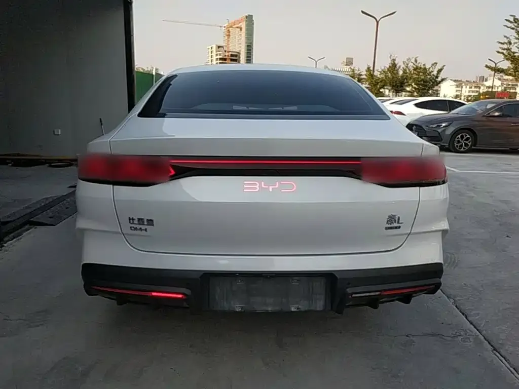 BYD Qin L — фото 8