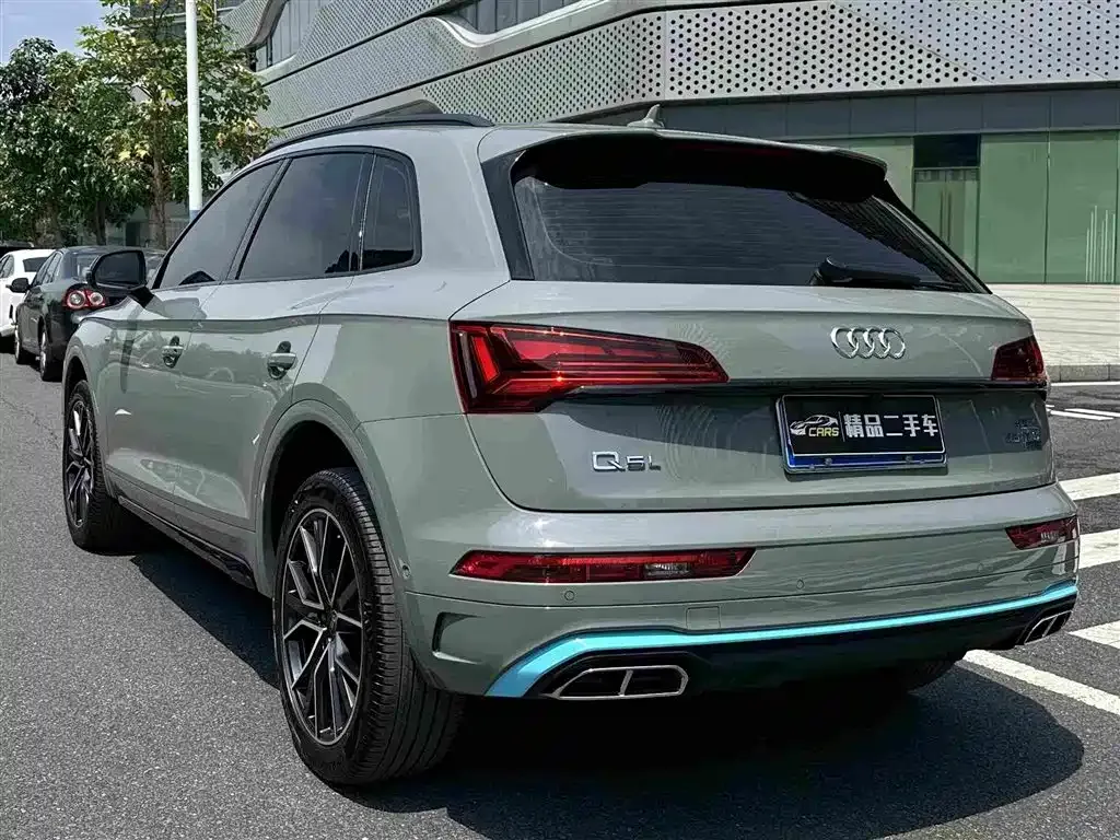 Audi Q5L — фото 6