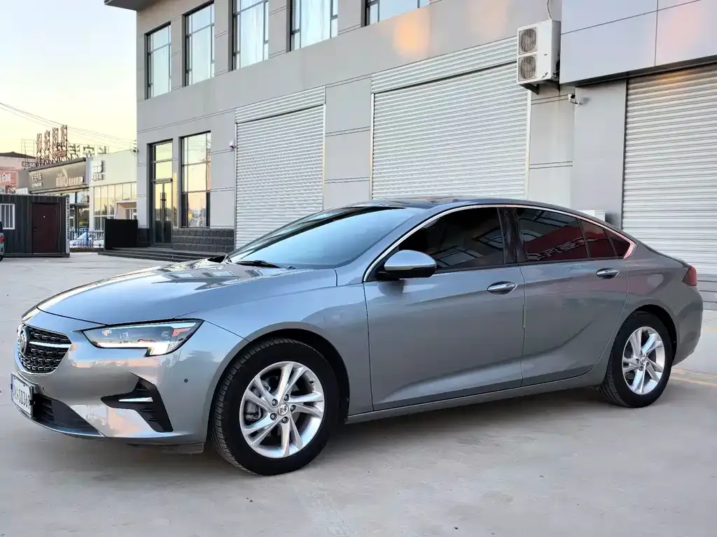 Buick Regal — фото 1