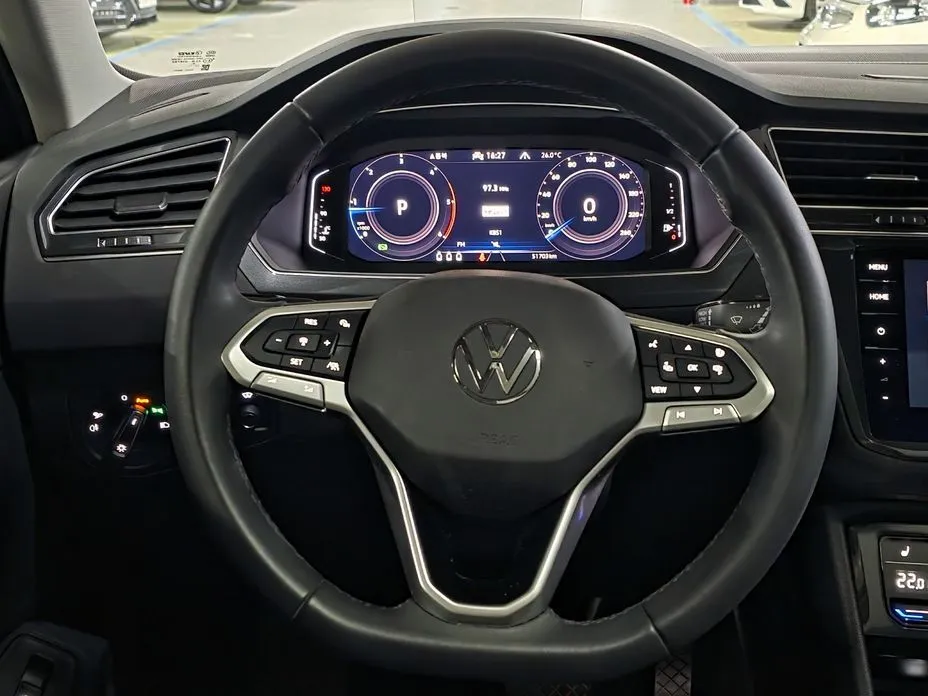 Volkswagen Tiguan — фото 8