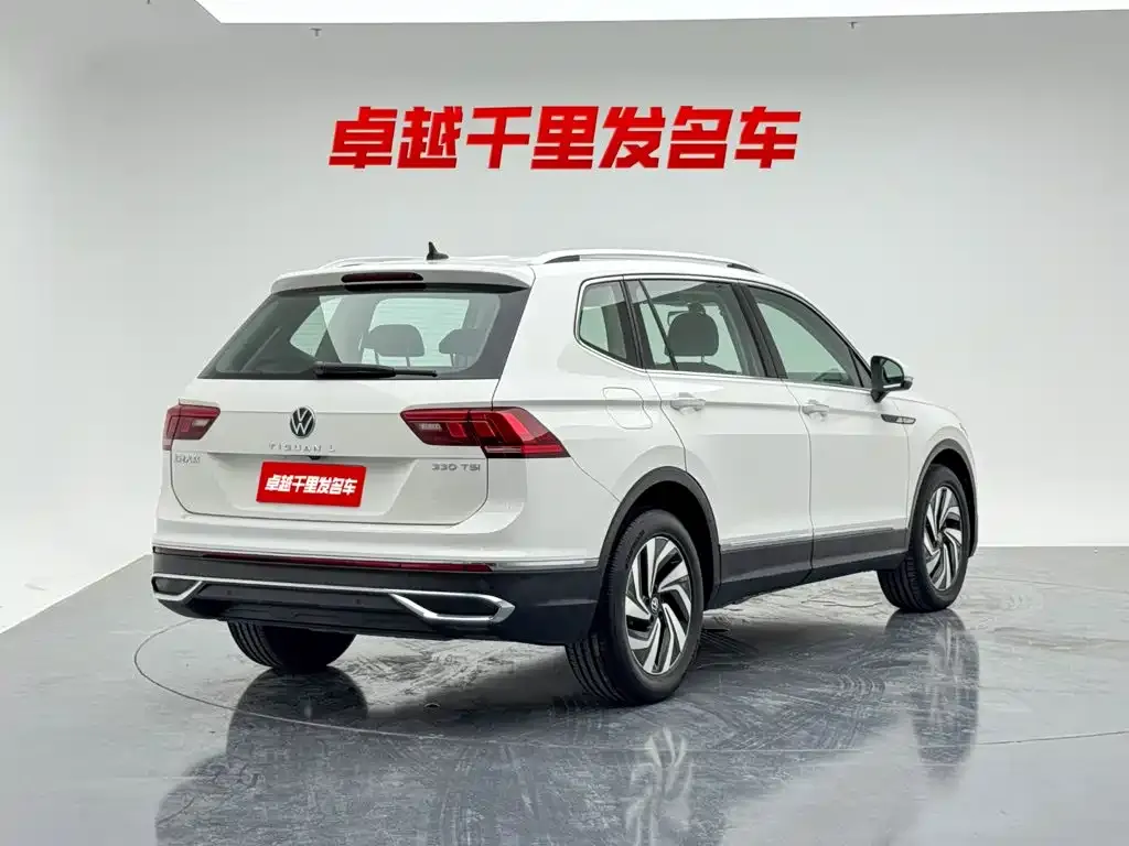 Volkswagen Tiguan L — фото 8