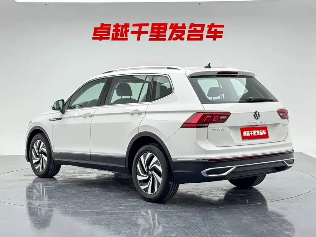 Volkswagen Tiguan L — фото 2