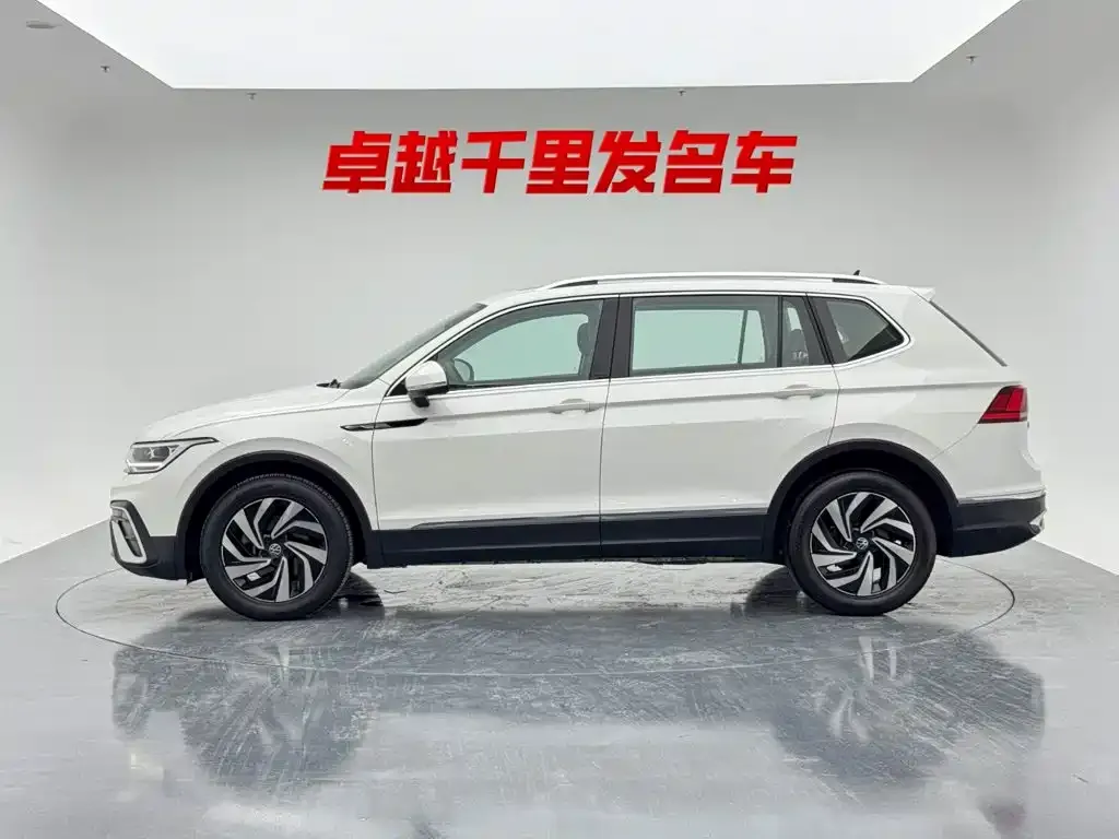 Volkswagen Tiguan L — фото 4