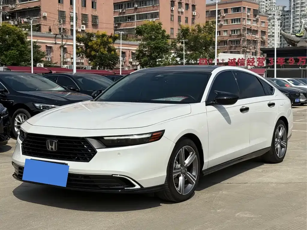 Honda Accord — фото 1