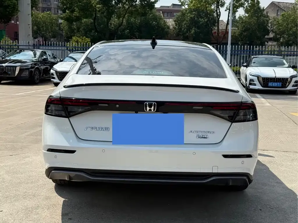 Honda Accord — фото 10