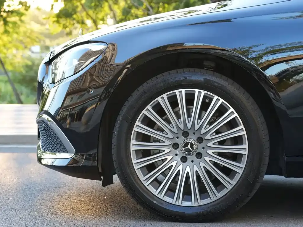 Mercedes-Benz E-Class — фото 10