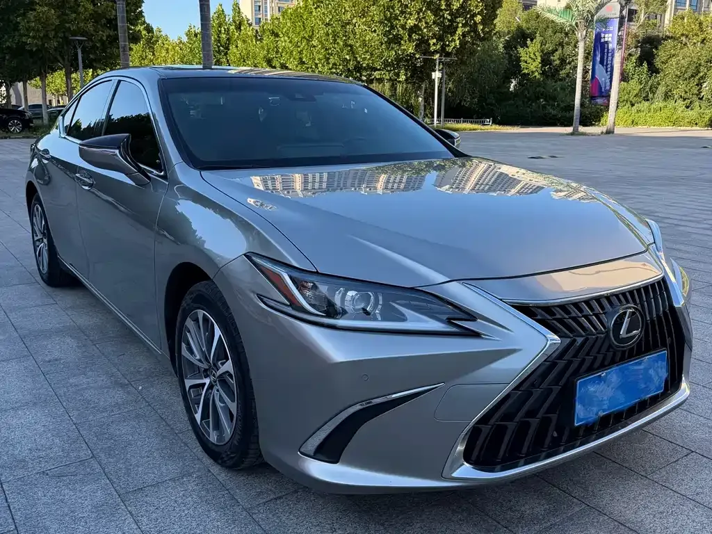 Lexus ES — фото 10