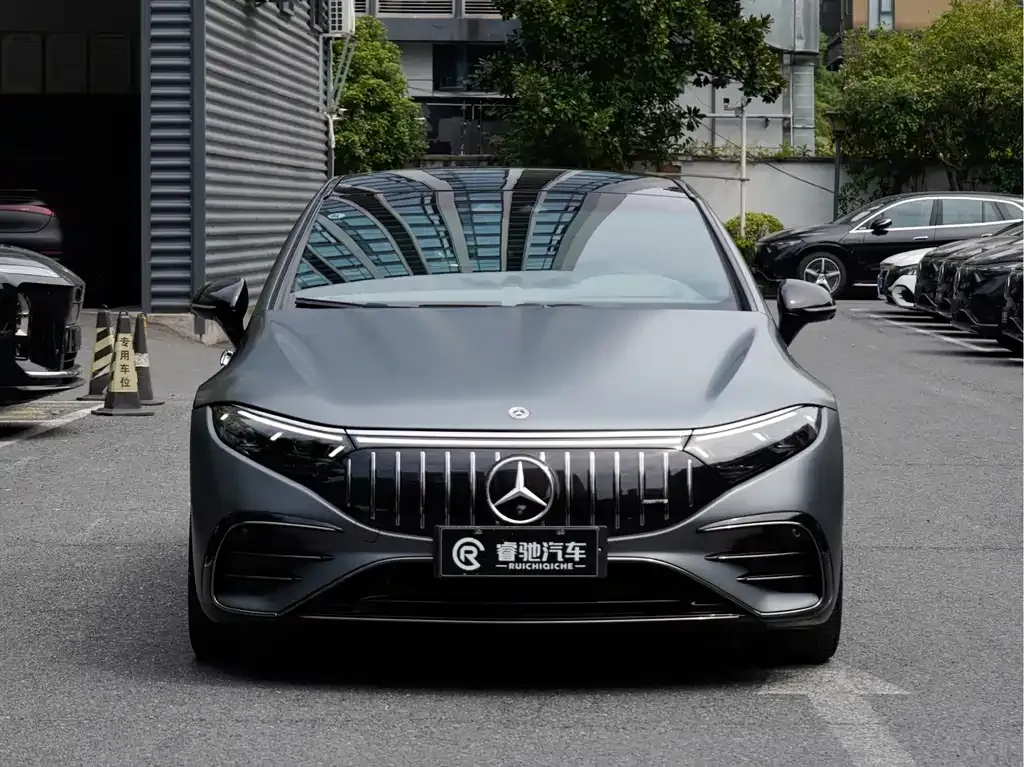 Mercedes-Benz EQS AMG — фото 3