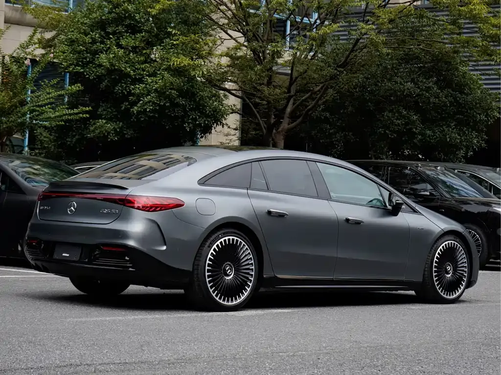 Mercedes-Benz EQS AMG — фото 5