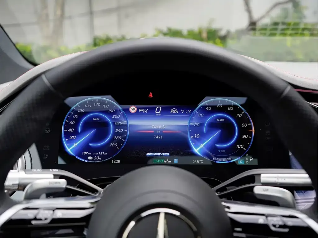 Mercedes-Benz EQS AMG — фото 8