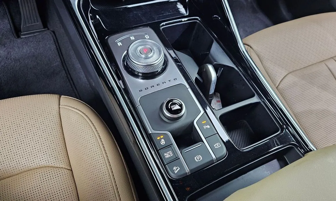 Kia Sorento — фото 9