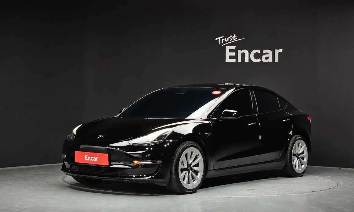 Tesla Model 3 — фото 1