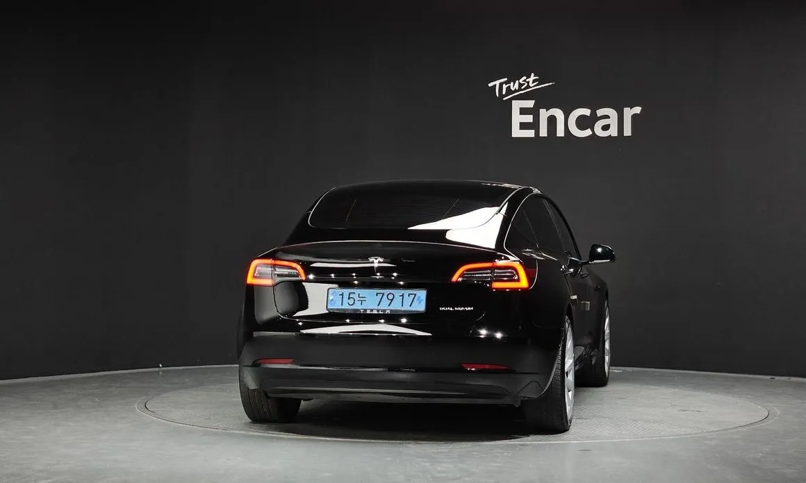 Tesla Model 3 — фото 4