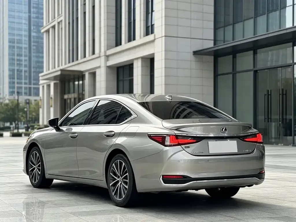 Lexus ES — фото 6